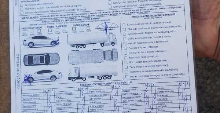 Defesa Civil atende acidente com batida em poste de energia eltrica